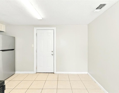 3011 Star Street - Photo Thumbnail 3