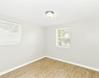 3011 Star Street - Photo Thumbnail 4