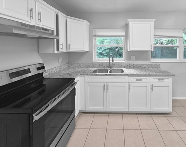 540 17th Street Ne - Photo Thumbnail 3