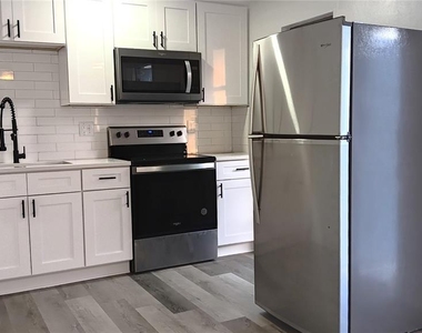 885 Beltrees Street - Photo Thumbnail 2