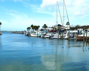 885 Beltrees Street - Photo Thumbnail 11