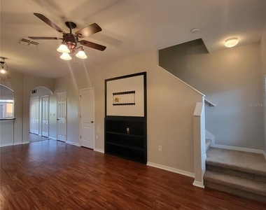 4060 Winding Vine Drive - Photo Thumbnail 6