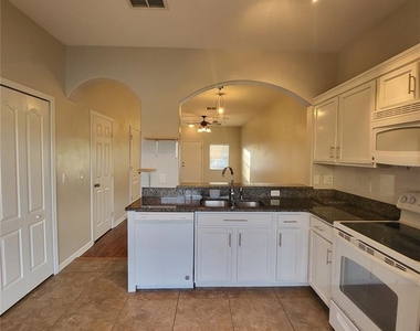 4060 Winding Vine Drive - Photo Thumbnail 8