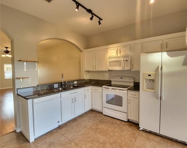 4060 Winding Vine Drive - Photo Thumbnail 7