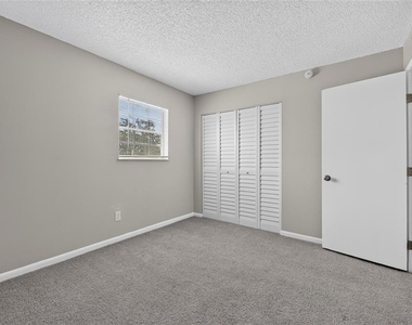 709 Russell Lane - Photo Thumbnail 41