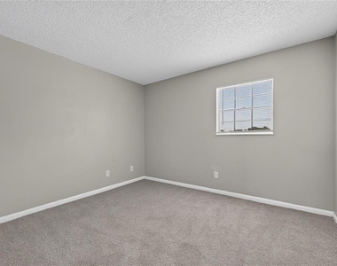 709 Russell Lane - Photo Thumbnail 40