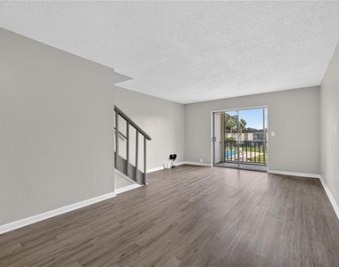 709 Russell Lane - Photo Thumbnail 20
