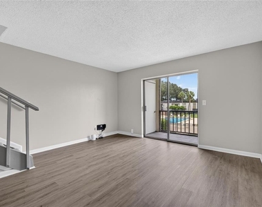 709 Russell Lane - Photo Thumbnail 25
