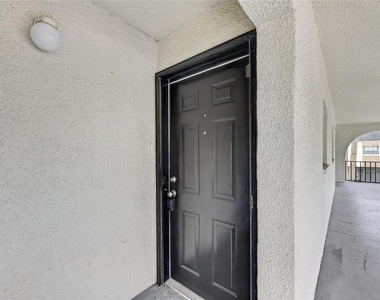 709 Russell Lane - Photo Thumbnail 7