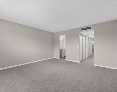 709 Russell Lane - Photo Thumbnail 35