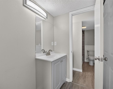 709 Russell Lane - Photo Thumbnail 39