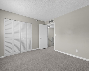709 Russell Lane - Photo Thumbnail 42