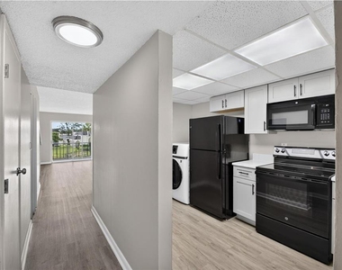 709 Russell Lane - Photo Thumbnail 10