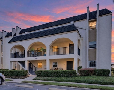 709 Russell Lane - Photo Thumbnail 2