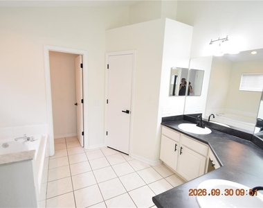 12103 Dawn Vista Drive - Photo Thumbnail 31