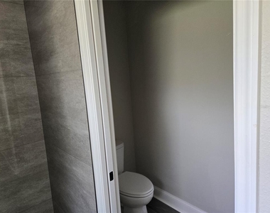 704 E Orchid Avenue - Photo Thumbnail 31