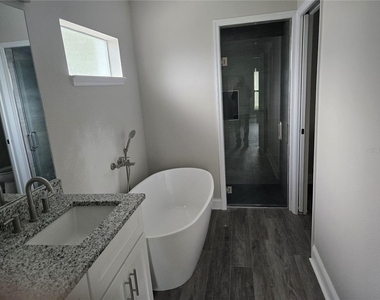 704 E Orchid Avenue - Photo Thumbnail 7