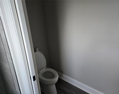 704 E Orchid Avenue - Photo Thumbnail 5
