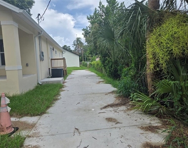 704 E Orchid Avenue - Photo Thumbnail 4