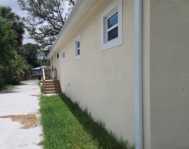 704 E Orchid Avenue - Photo Thumbnail 3