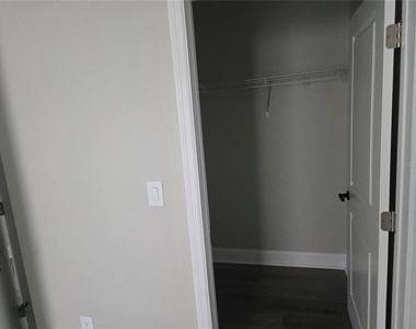 704 E Orchid Avenue - Photo Thumbnail 15