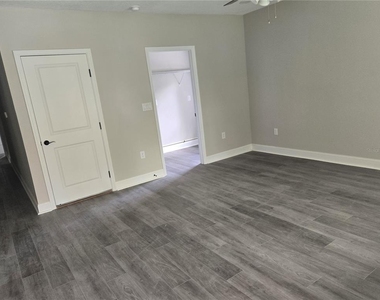 704 E Orchid Avenue - Photo Thumbnail 25