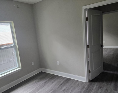 704 E Orchid Avenue - Photo Thumbnail 23