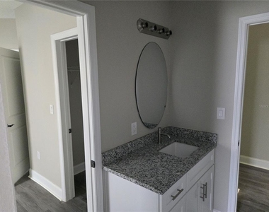 704 E Orchid Avenue - Photo Thumbnail 16