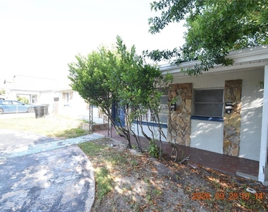 1909 13th Avenue S - Photo Thumbnail 3