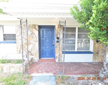 1909 13th Avenue S - Photo Thumbnail 4