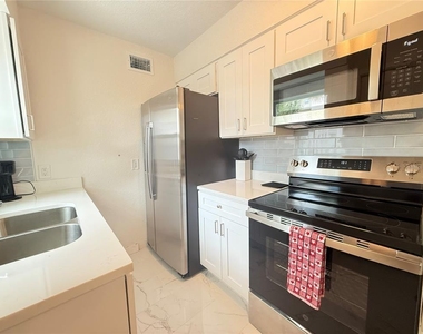 80 144th Avenue - Photo Thumbnail 3