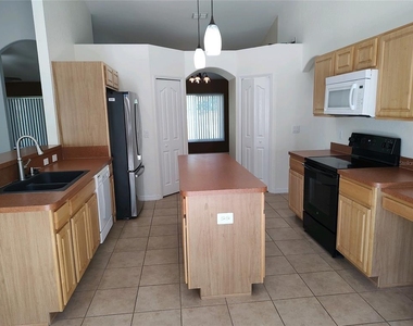 11267 Old Squaw Avenue - Photo Thumbnail 3