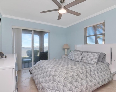 2675 St Josephs Drive E - Photo Thumbnail 20