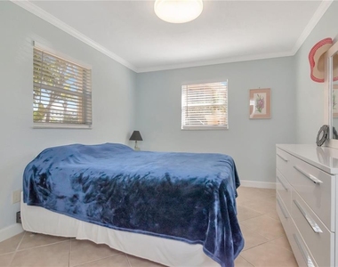 2675 St Josephs Drive E - Photo Thumbnail 24