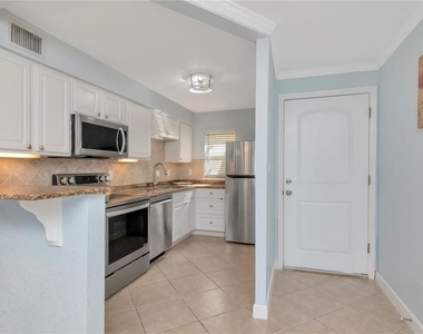 2675 St Josephs Drive E - Photo Thumbnail 9
