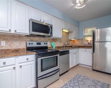 2675 St Josephs Drive E - Photo Thumbnail 12