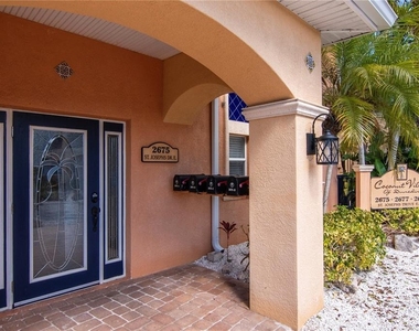 2675 St Josephs Drive E - Photo Thumbnail 7