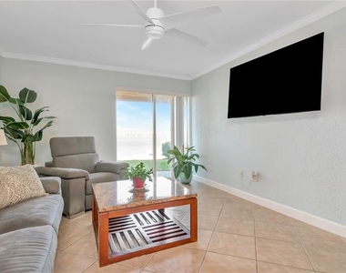 2675 St Josephs Drive E - Photo Thumbnail 16