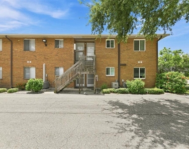 217 Airport Avenue W - Photo Thumbnail 9