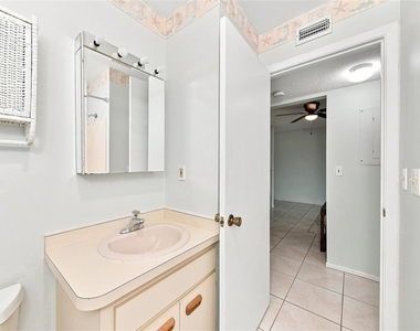 217 Airport Avenue W - Photo Thumbnail 8