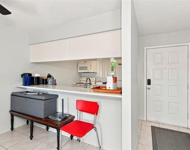 217 Airport Avenue W - Photo Thumbnail 5