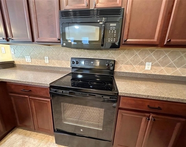 11801 Castine Street - Photo Thumbnail 7
