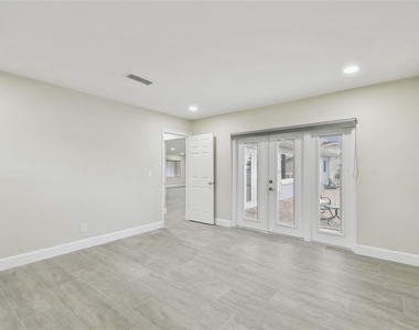 3938 Versailles Drive - Photo Thumbnail 28
