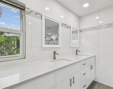 3938 Versailles Drive - Photo Thumbnail 35