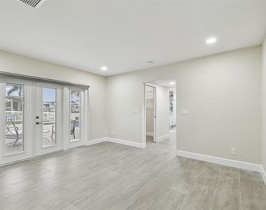 3938 Versailles Drive - Photo Thumbnail 27