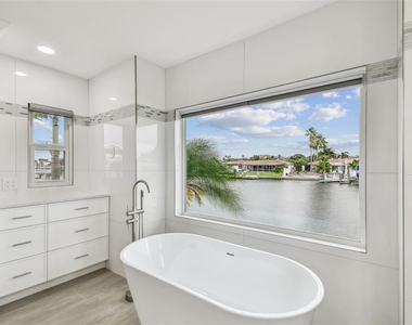 3938 Versailles Drive - Photo Thumbnail 2