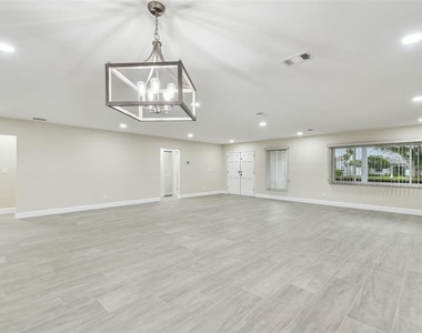 3938 Versailles Drive - Photo Thumbnail 11
