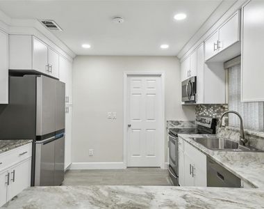 3938 Versailles Drive - Photo Thumbnail 19