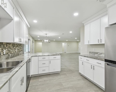 3938 Versailles Drive - Photo Thumbnail 24