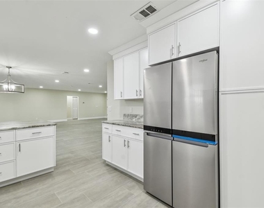 3938 Versailles Drive - Photo Thumbnail 25